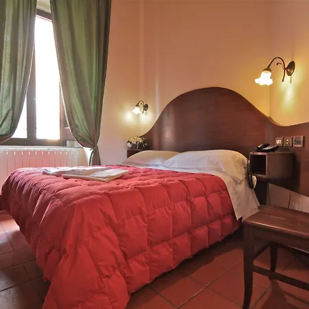 Panda Hotel 2*