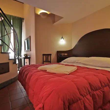 Panda Hotel 2*