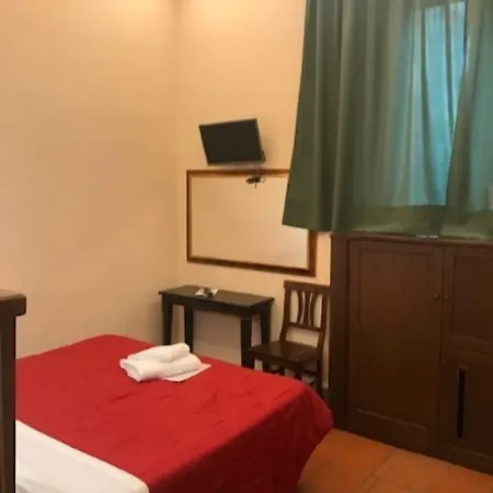 Ξενοδοχείο Panda 2*